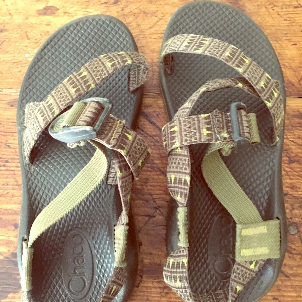 Chaco Classic Sandal Boys size 4.